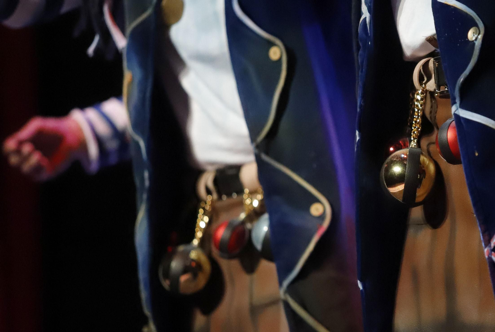 Imágenes de la actuación de la comparsa de Alcalá de Guadaíra Padre Nuestro en el Carnaval Colombino