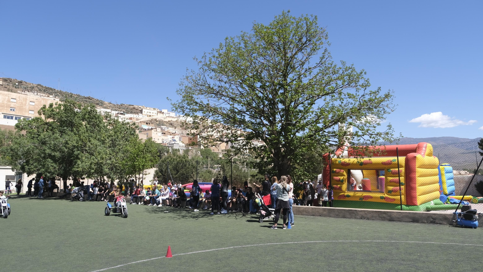 Imágenes de los juegos infantiles en las Fiestas de Abla