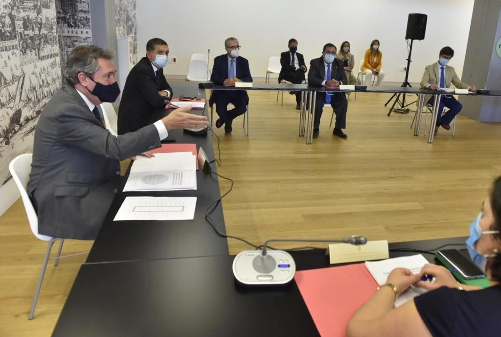 Espadas preside la reunión de la comision institucional del Plan Estratégico Sevilla 2030.