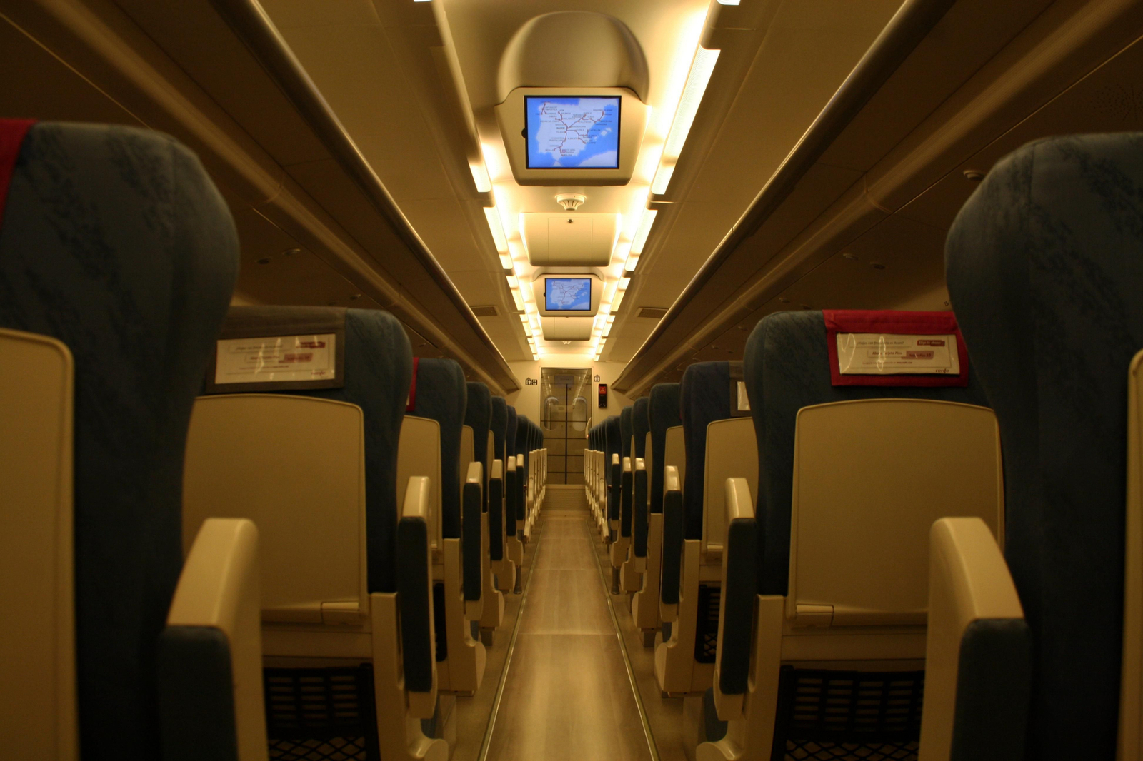 Así es el viaje entre Granada, Córdoba y Sevilla en trenes Avant de Renfe