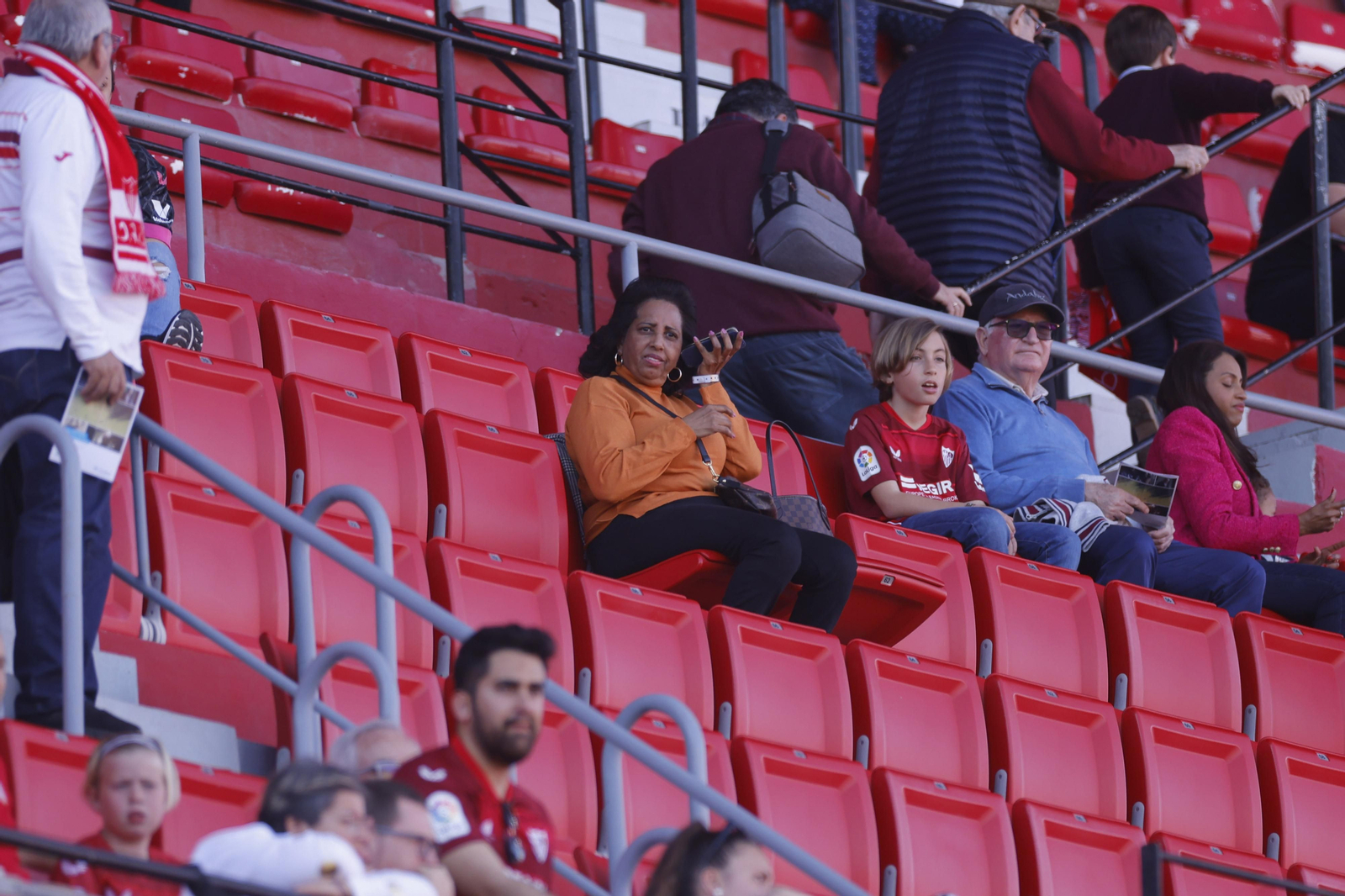 Búscate en las fotos del Sevilla-Almería