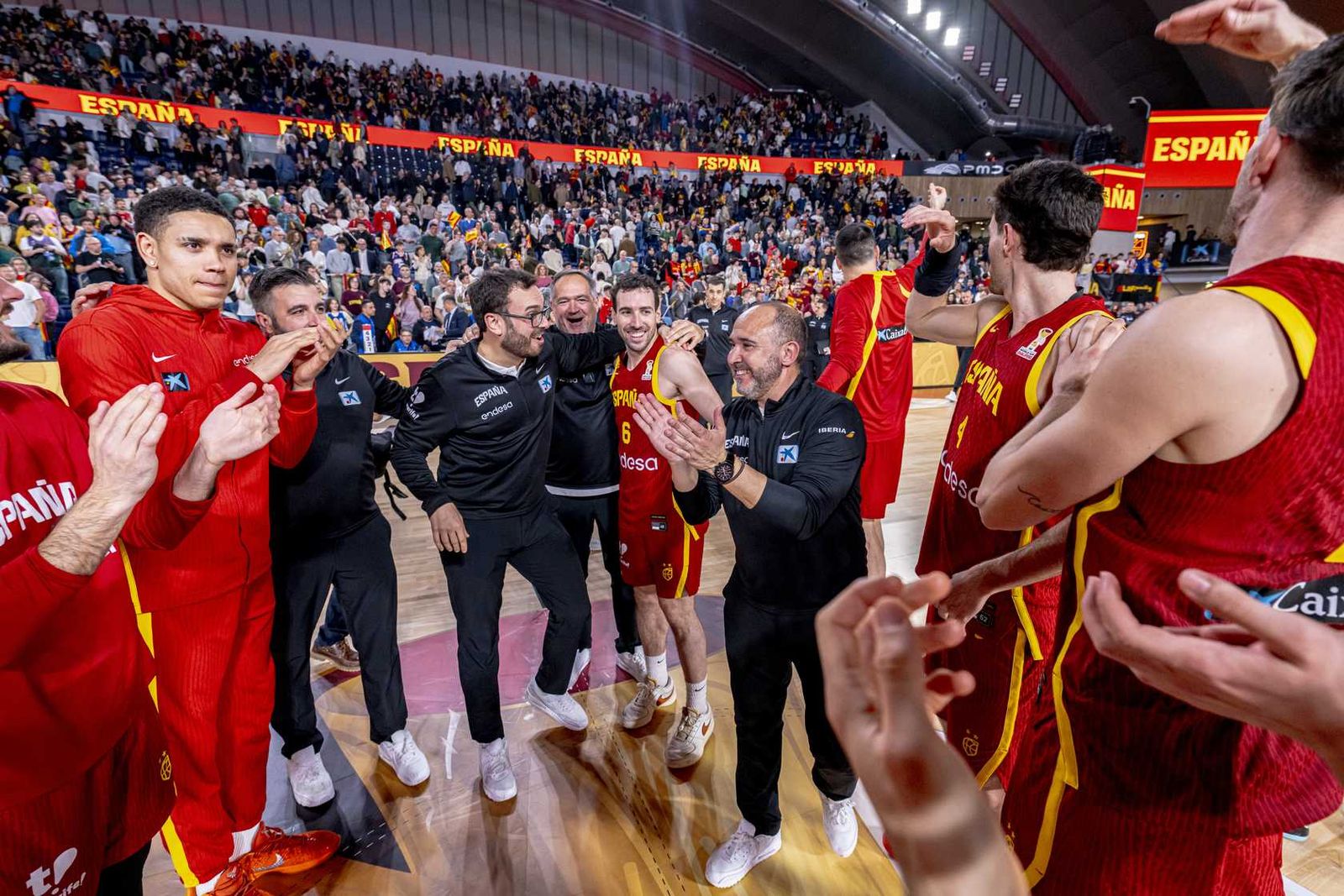 Francis Alonso lidera a una España invicta con 12 puntos