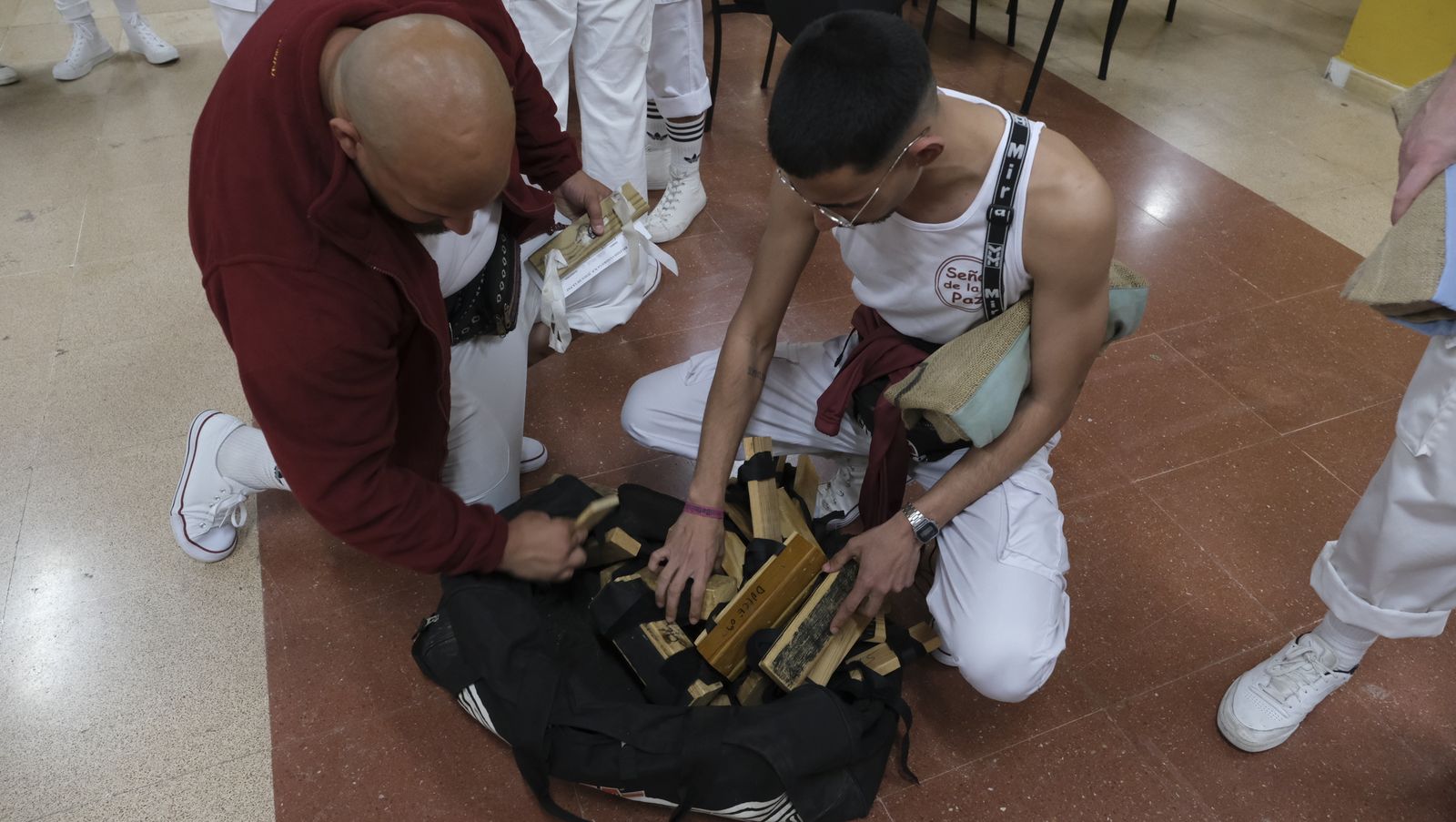 Fotogalería de la procesión de Unidad por el Barrio de Piedras Redondas. Almería
