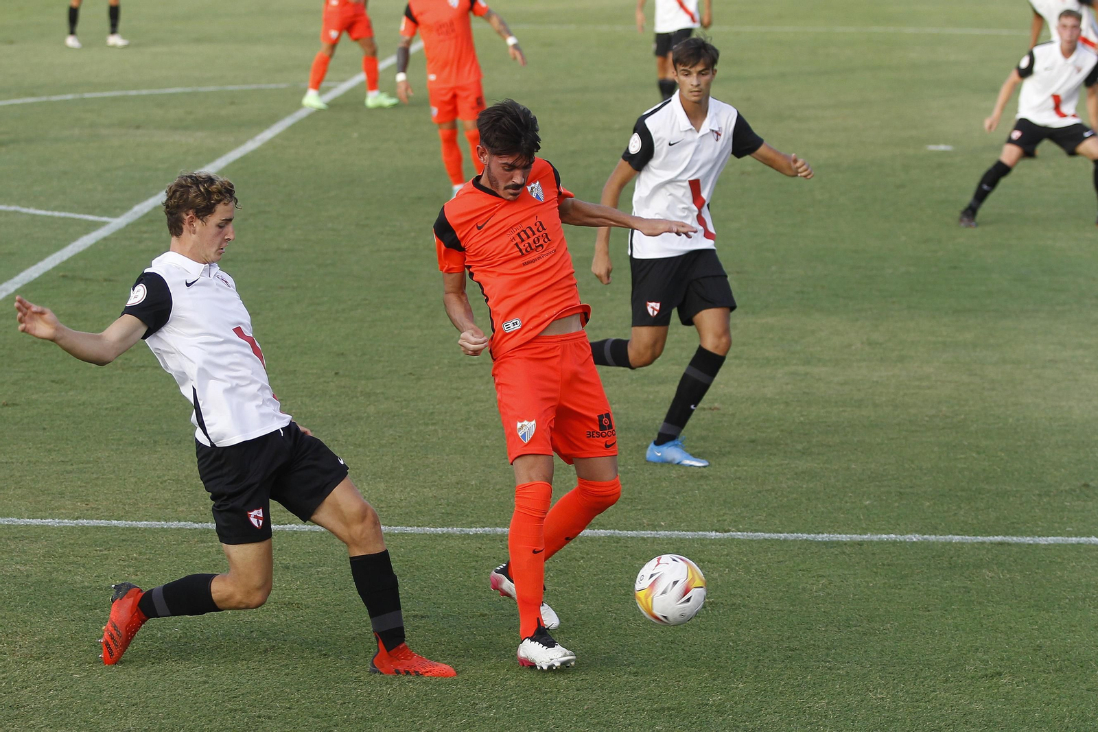 El Málaga CF-Sevilla Atlético, en fotos