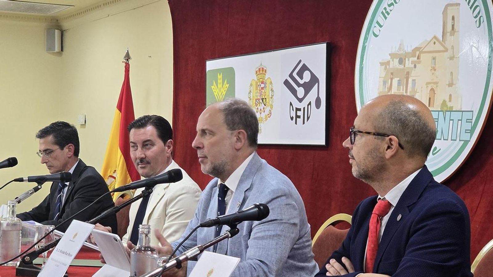 Fernando Planelles, Cristóbal Pérez, Nicolás Ruiz y Francisco de Paula Roca durante la inauguración.