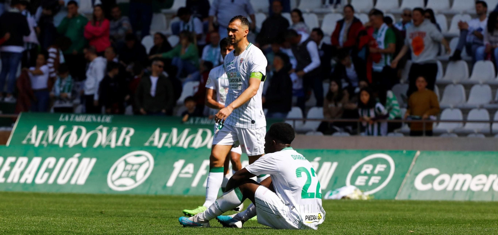 Diarra, cabizbajo y con la mirada perdida, tras el empate ante el Ceuta.