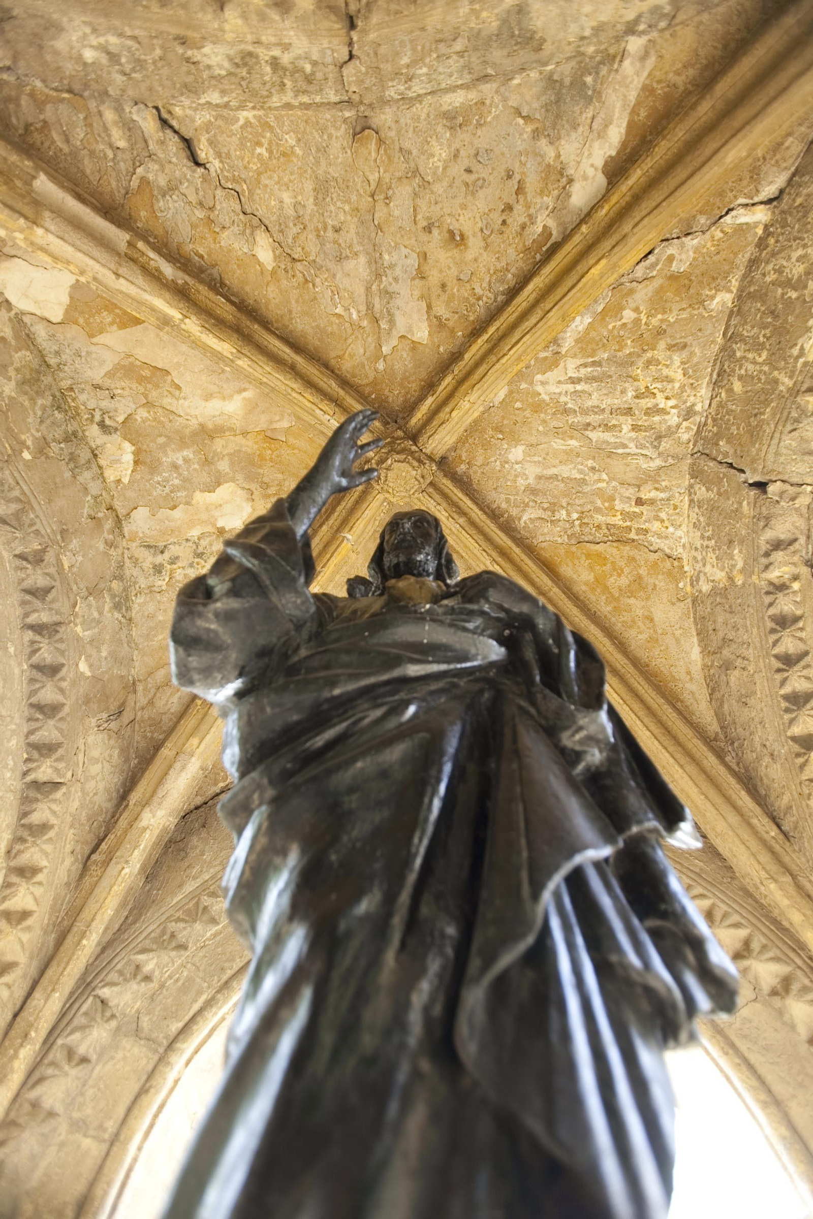 El Sagrado Corazón que preside el templete.