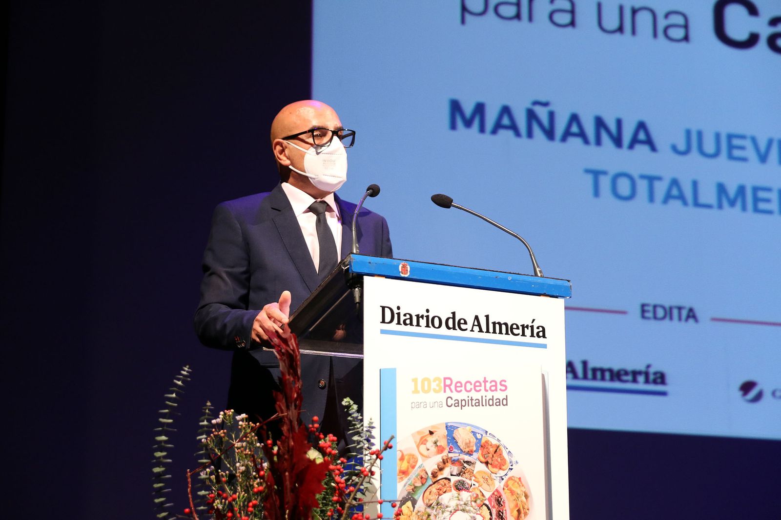 Fotogalería presentación libro '103 Recetas para una Capitalidad'. Almería