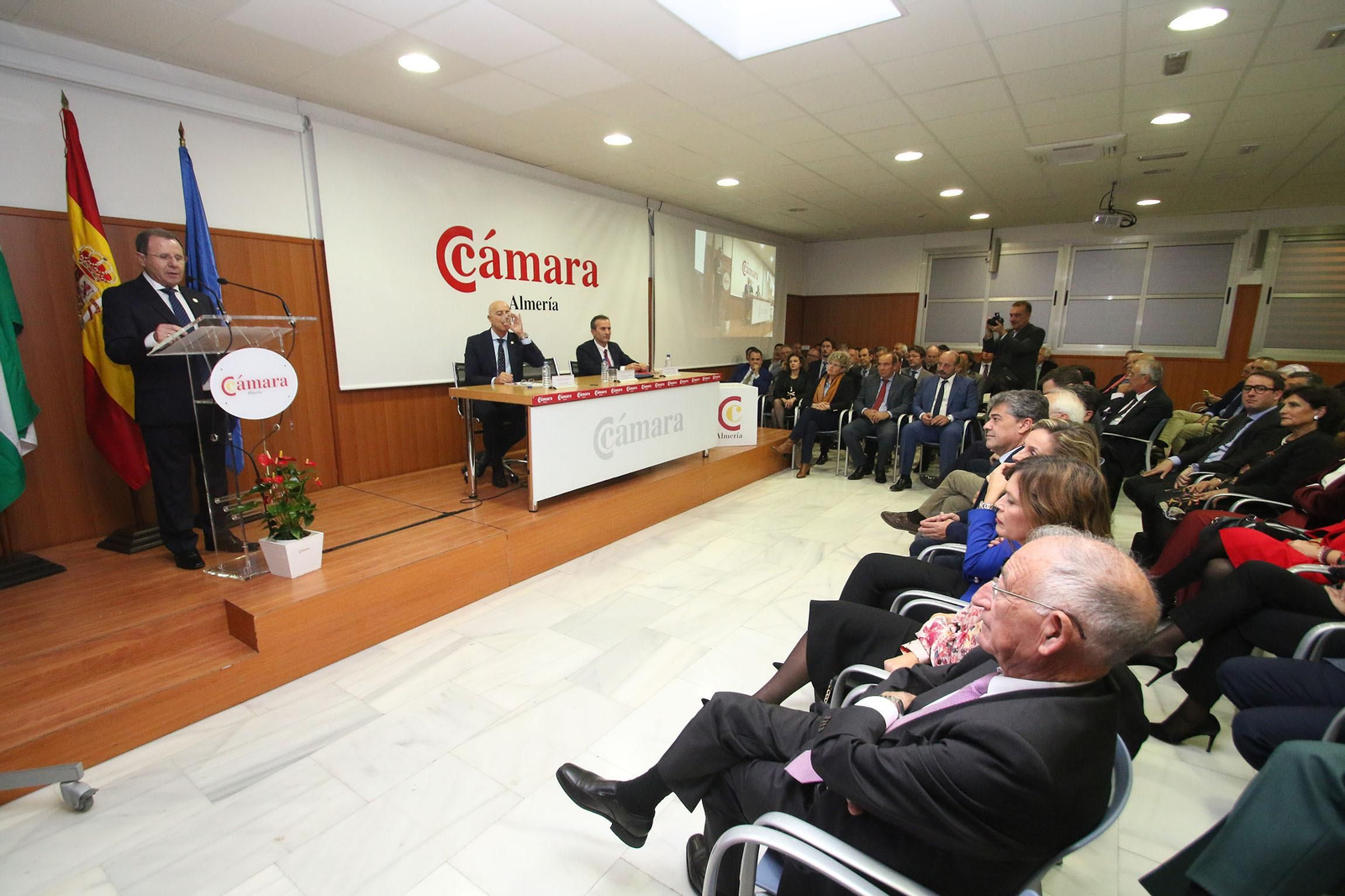 Fotogalería de la toma de posesión de Jerónimo Pérez como presidente de la Cámara de Comercio