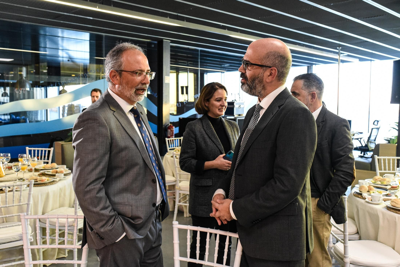 Imágenes de los asistentes al Desayuno Coloquio "Economía azul, claves para el desarrollo sostenible" organizado por el Grupo Joly
