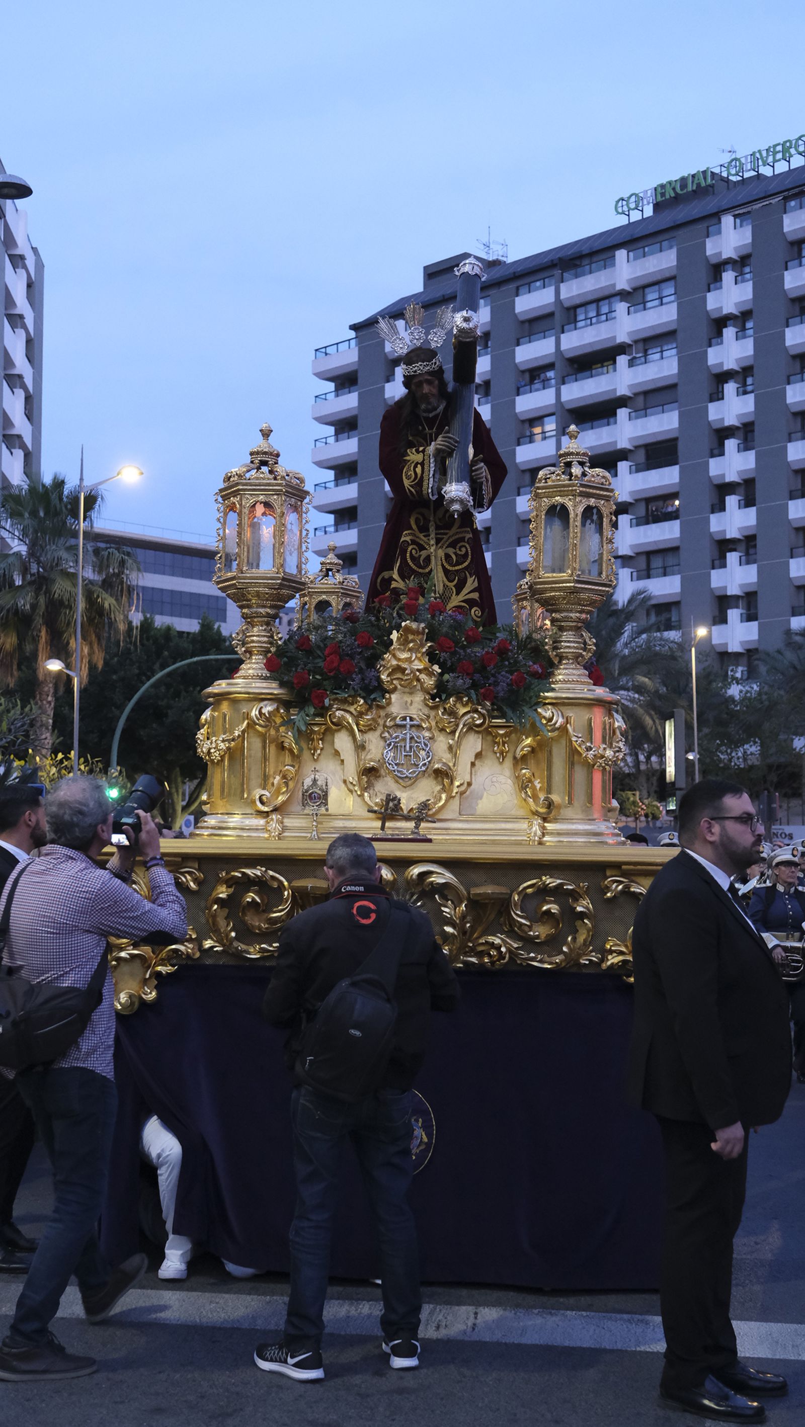 La procesión del Encuentro por las calles de Almería, en imágenes