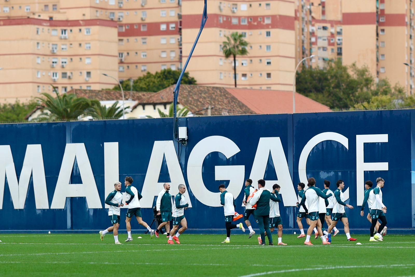El Málaga CF ya juega el partido ante la Cultural Leonesa