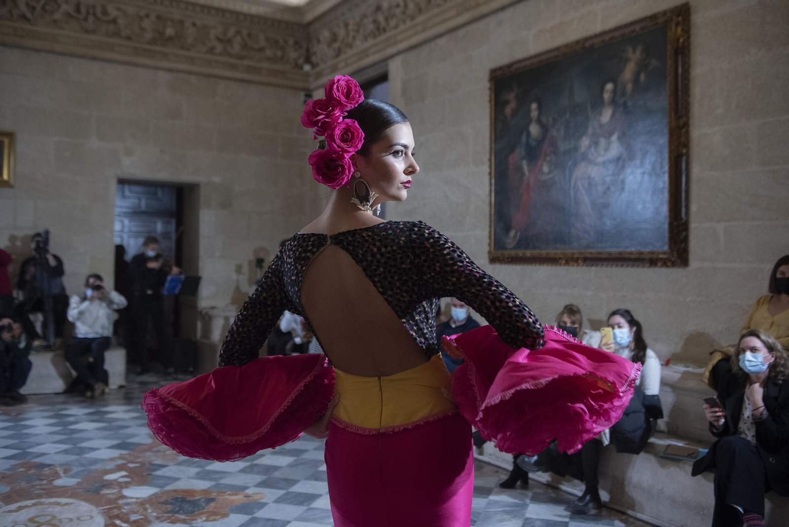El desfile de moda flamenca Uniqo Qlamenco, en imágenes