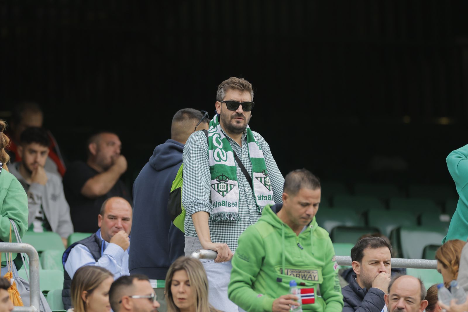 Búscate en las fotos del Betis-Mallorca