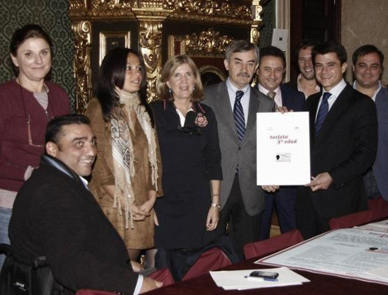 Los trabajadores de Tussam plantean que los uniformes puedan llevar publicidad