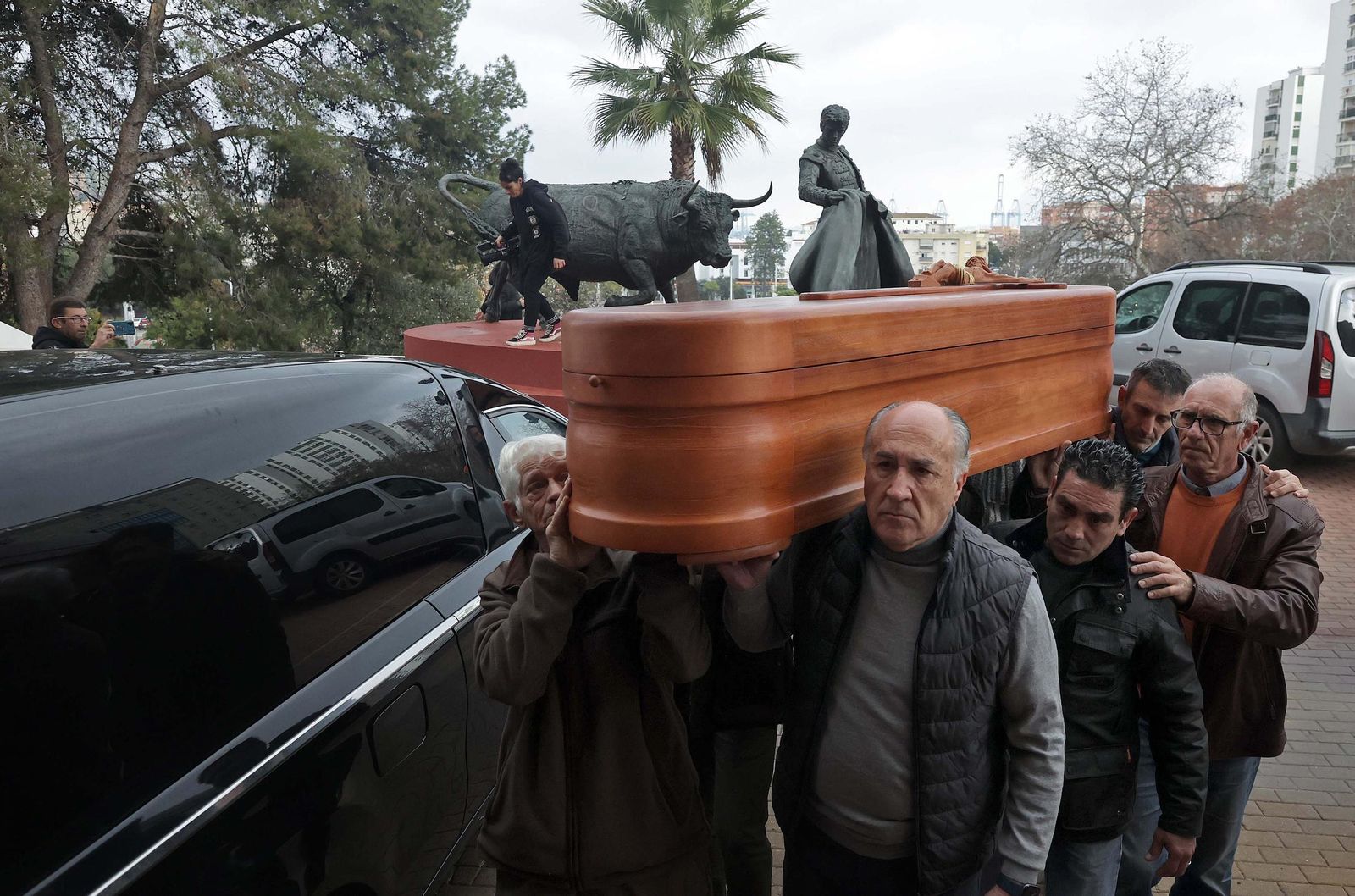 El último adiós al 'Niño de las Coles' en la plaza de toros de Las Palomas, en imágenes