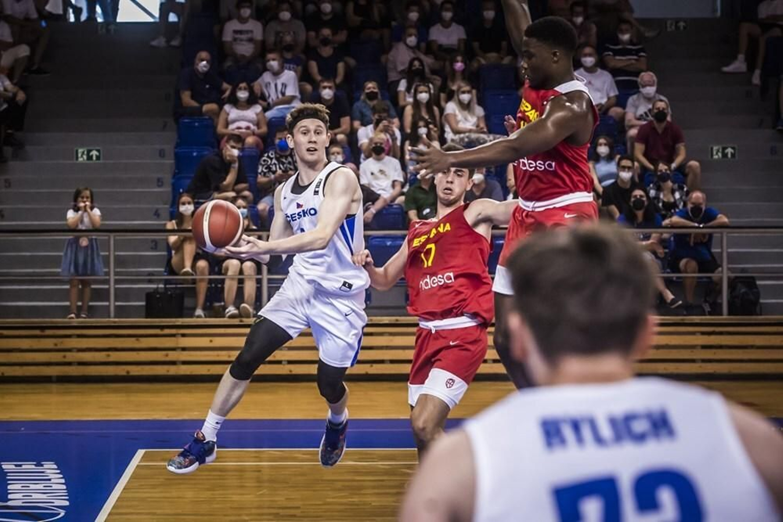 Fotos: los cinco 'malagueños' con España sub 20 en Brno