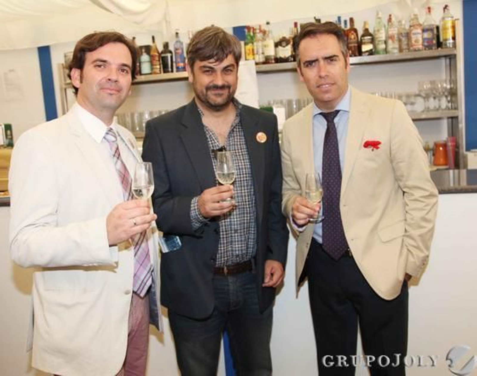 Mario Rosado y Carlos Puerto, de Ciudadanos Jerez, con Rafael Navas.

Foto: Vanesa Lobo