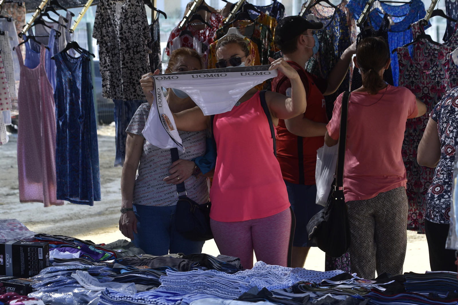 Reabre el mercadillo después del confinamiento