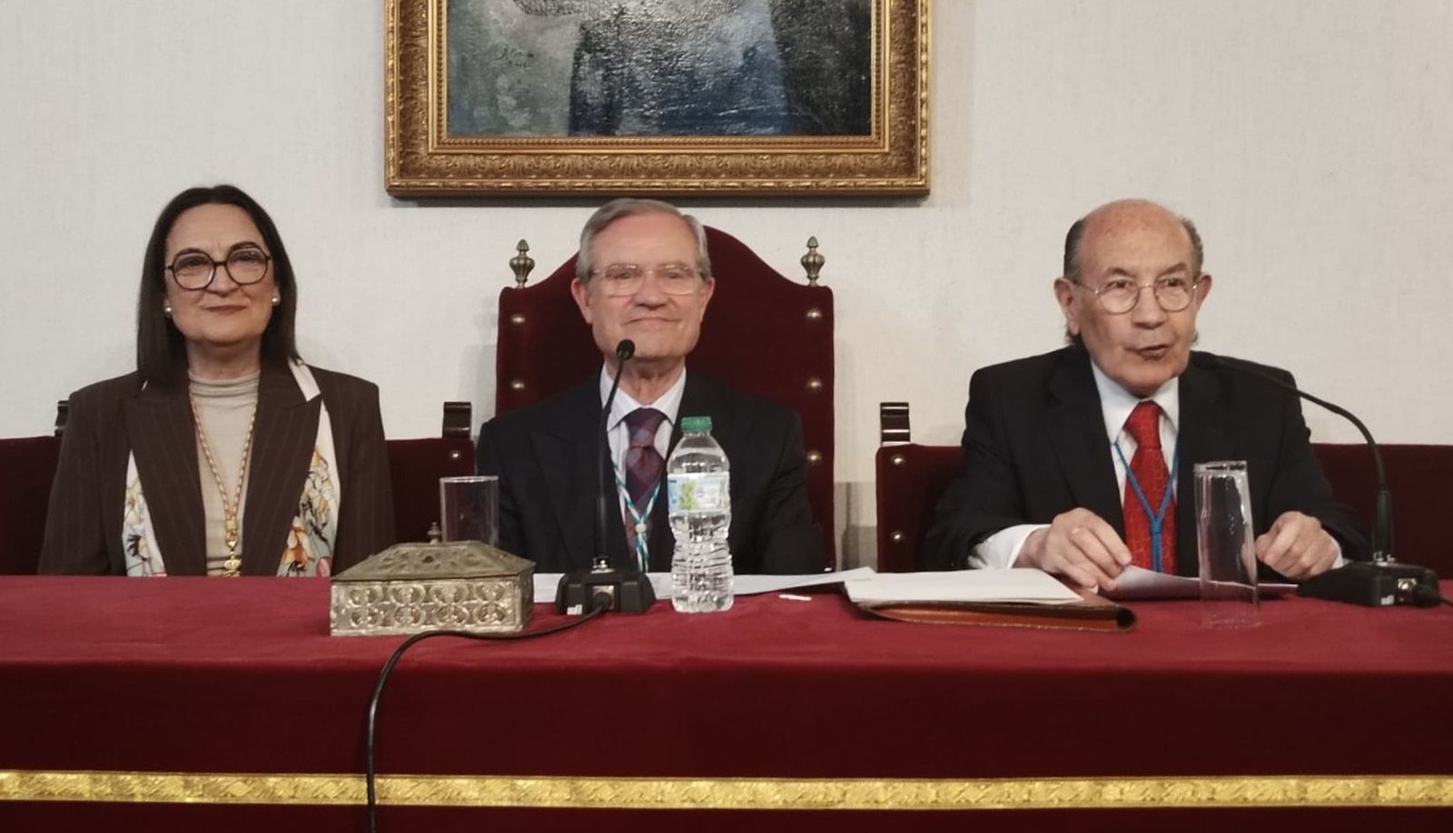 María Elena Martínez, Juan Salido y José Carlos Fernández, este pasado martes en la Academia de San Dionisio.