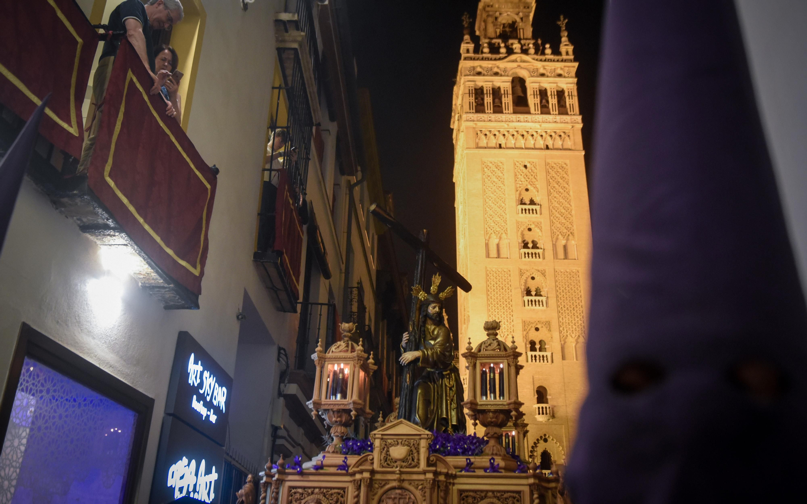 Las imágenes de la Hermandad de La Corona en la Semana Santa de Sevilla 2024