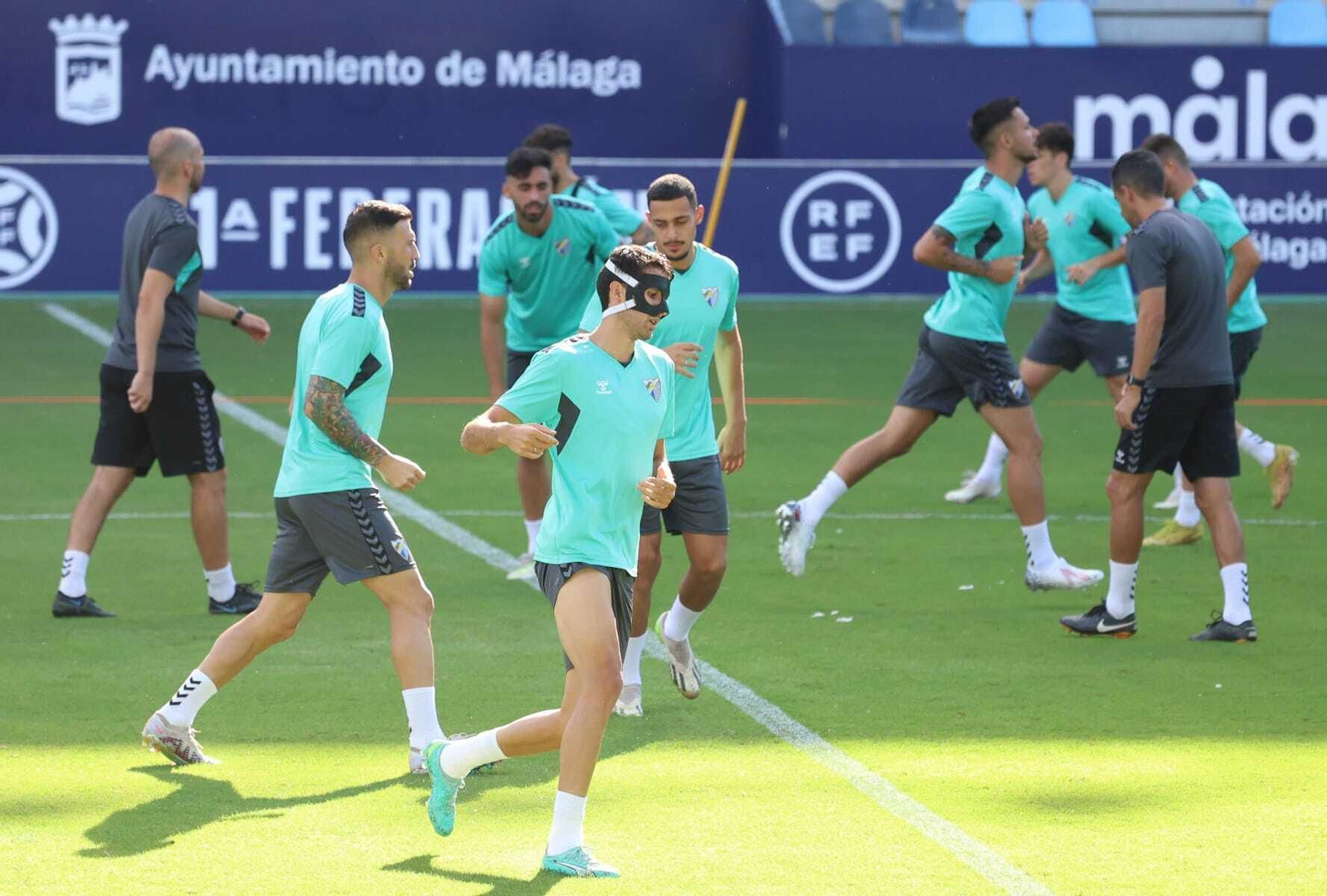 Las imágenes del entrenamiento del Málaga en La Rosaleda Las imágenes del entrenamiento del Málaga en La Rosaleda