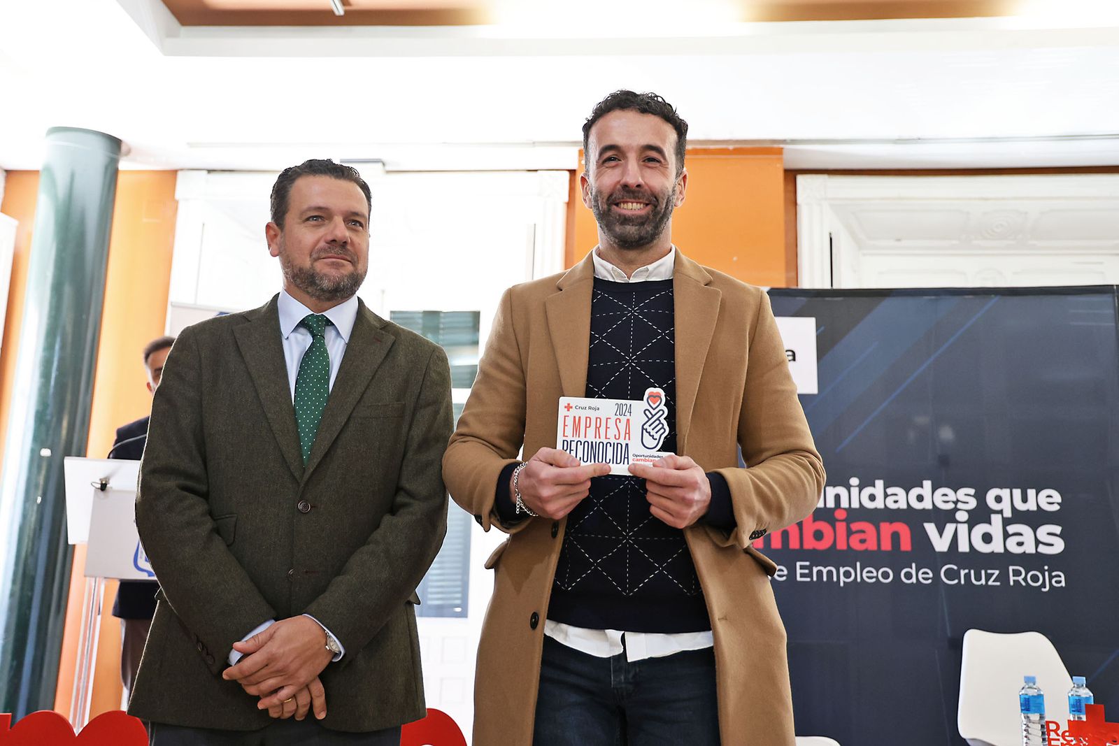 Imágenes del reconocimiento de Cruz Roja Huelva a empresas de Huelva por su compromiso con los colectivos vulnerables