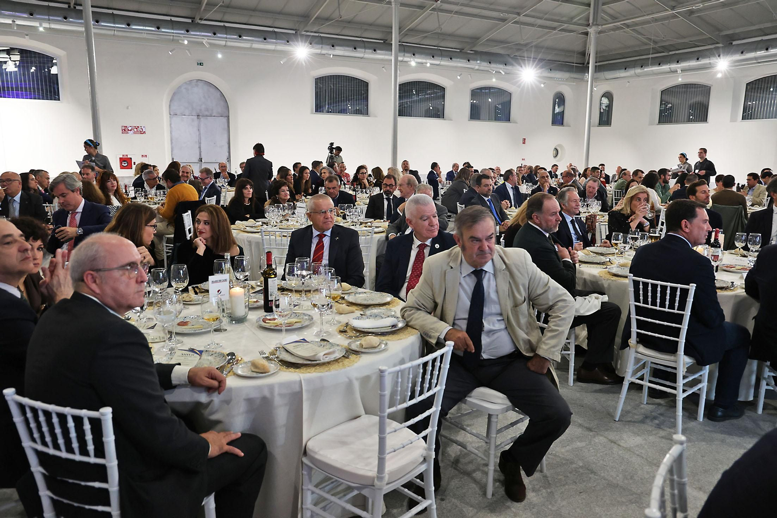 Imágenes de los invitados a la gala de los  37 premios Onubenses del Año