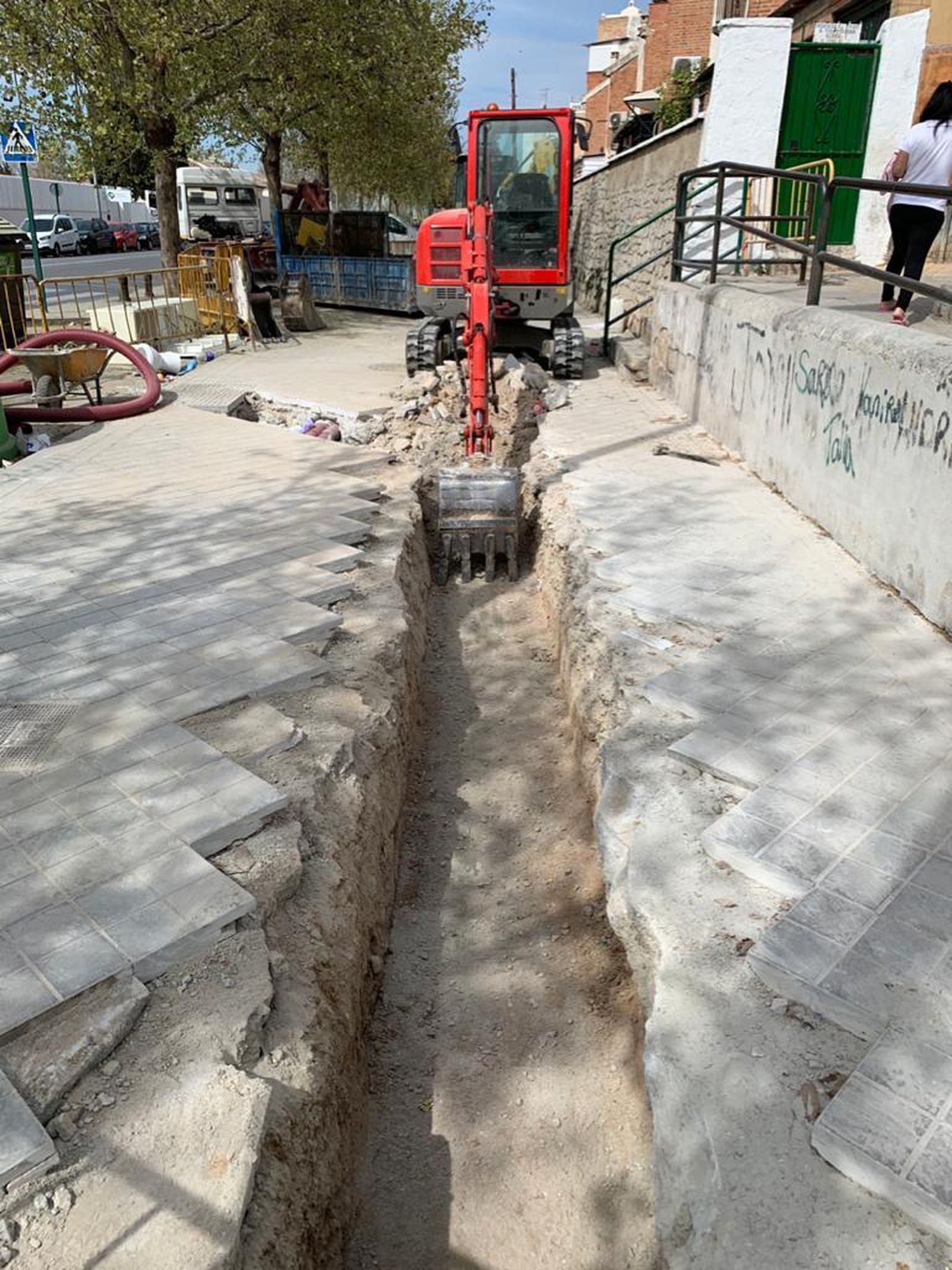 Endesa instala 12.597 metros de nuevas líneas de baja tensión en la zona Norte