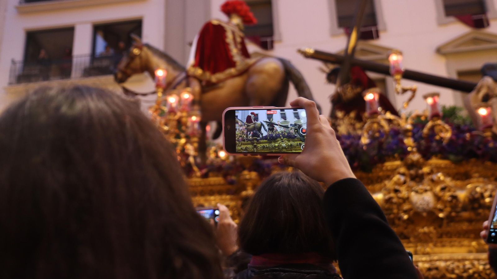 La Madrugá por la Carrera Oficial en la Semana Santa de Sevilla 2025