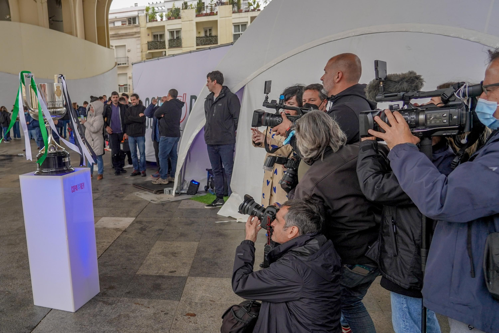 Betis - Valencia | La final de la Copa del Rey se ambienta pese a la lluvia