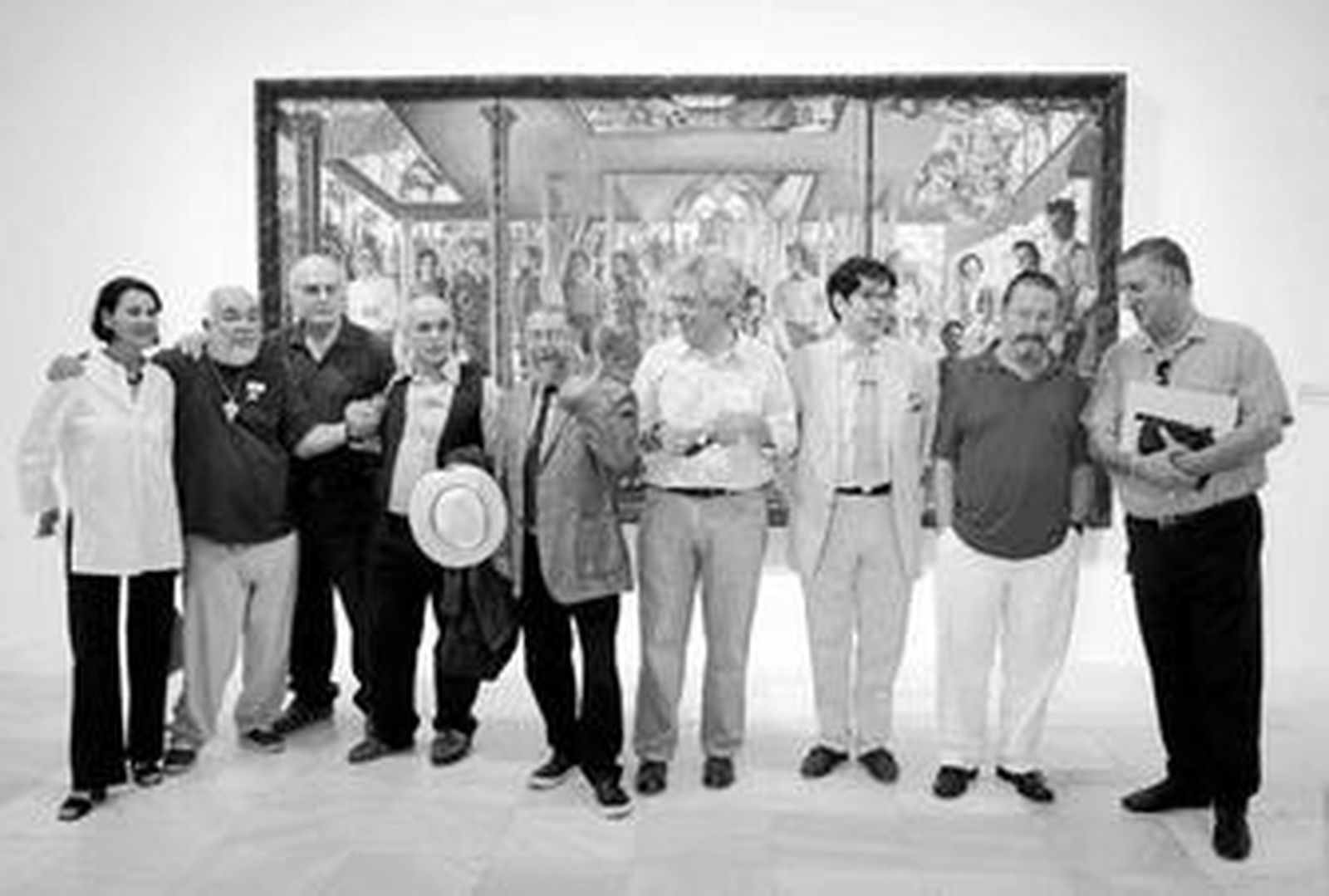 Los esquizos de Madrid, con Pérez Villalta y Chema Cobo en el centro, en el Reina Sofía.