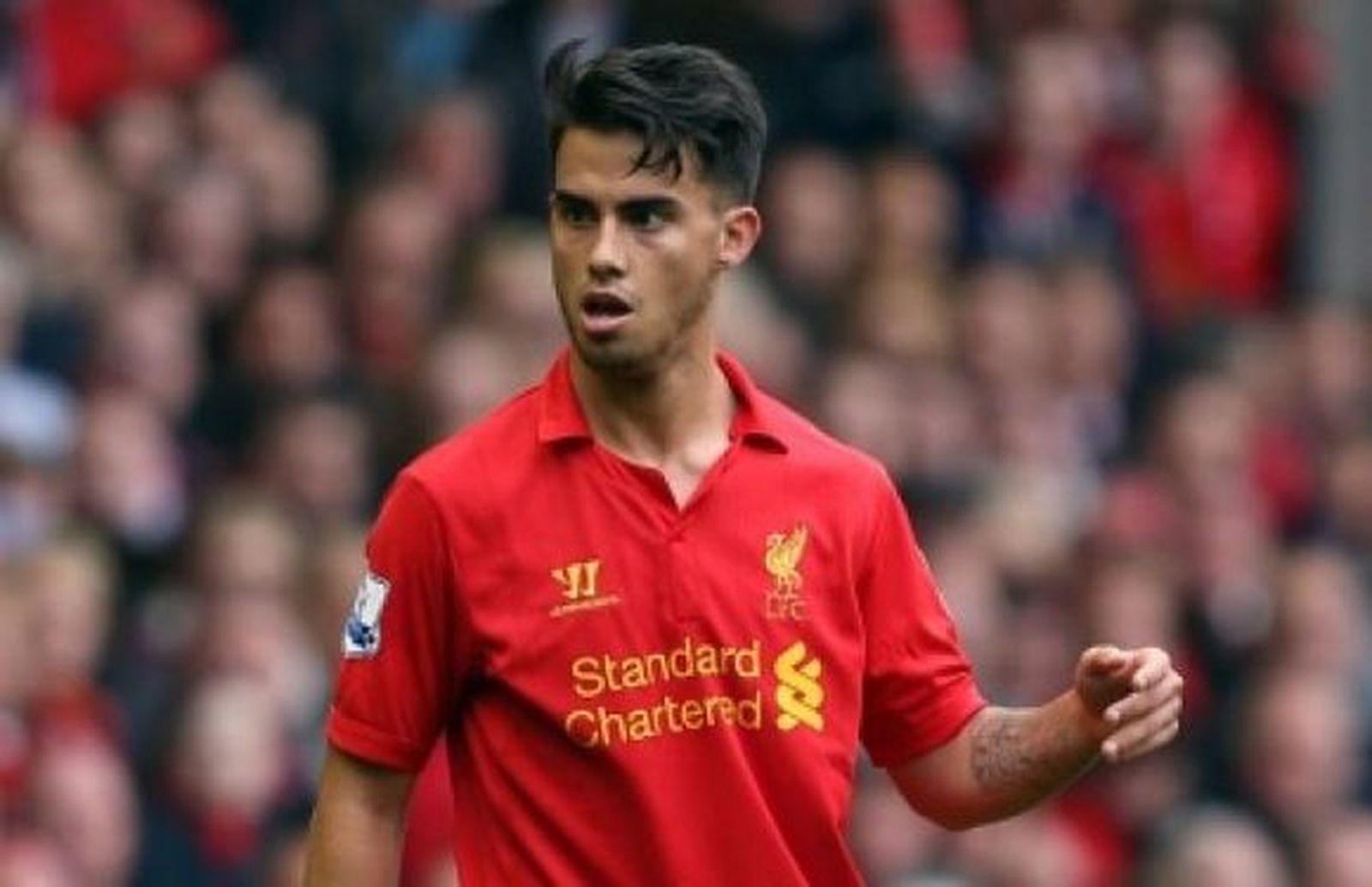 La Federación inglesa multa a Suso por llamar "gay" a José Enrique por Twitter