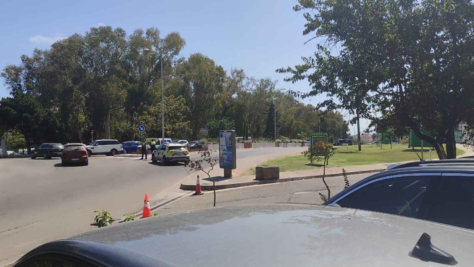 La carretera de El Rinconcillo, cortada al tráfico.