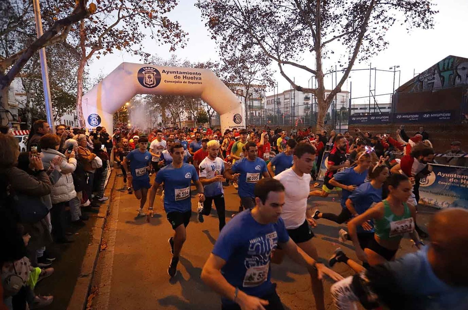 Imágenes de la carrera de San Silvestre en Huelva