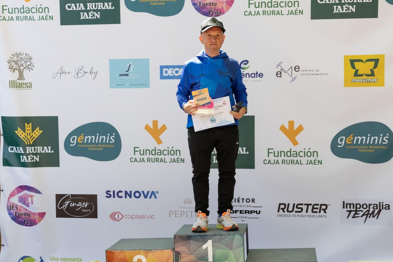 En imágenes: kilómetros para la esperanza de Celia en el CxM Trail Solidario IES Fuente de la Peña (II)