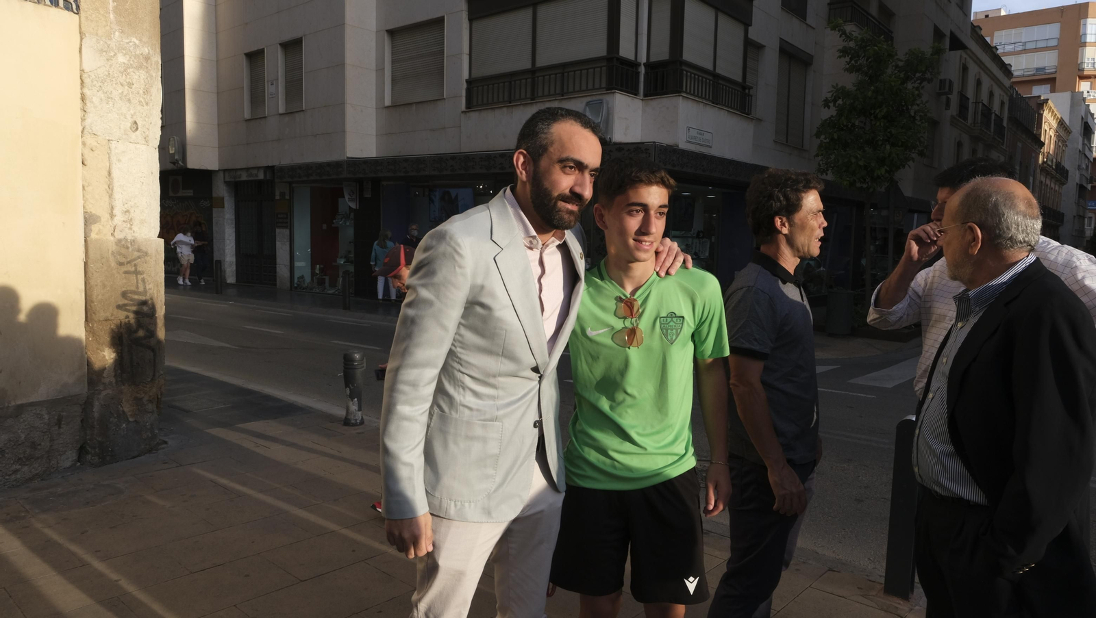 Ofrenda de la U.D. Almería a la Virgen del Mar, por el ascenso a la Liga Santander de Fútbol