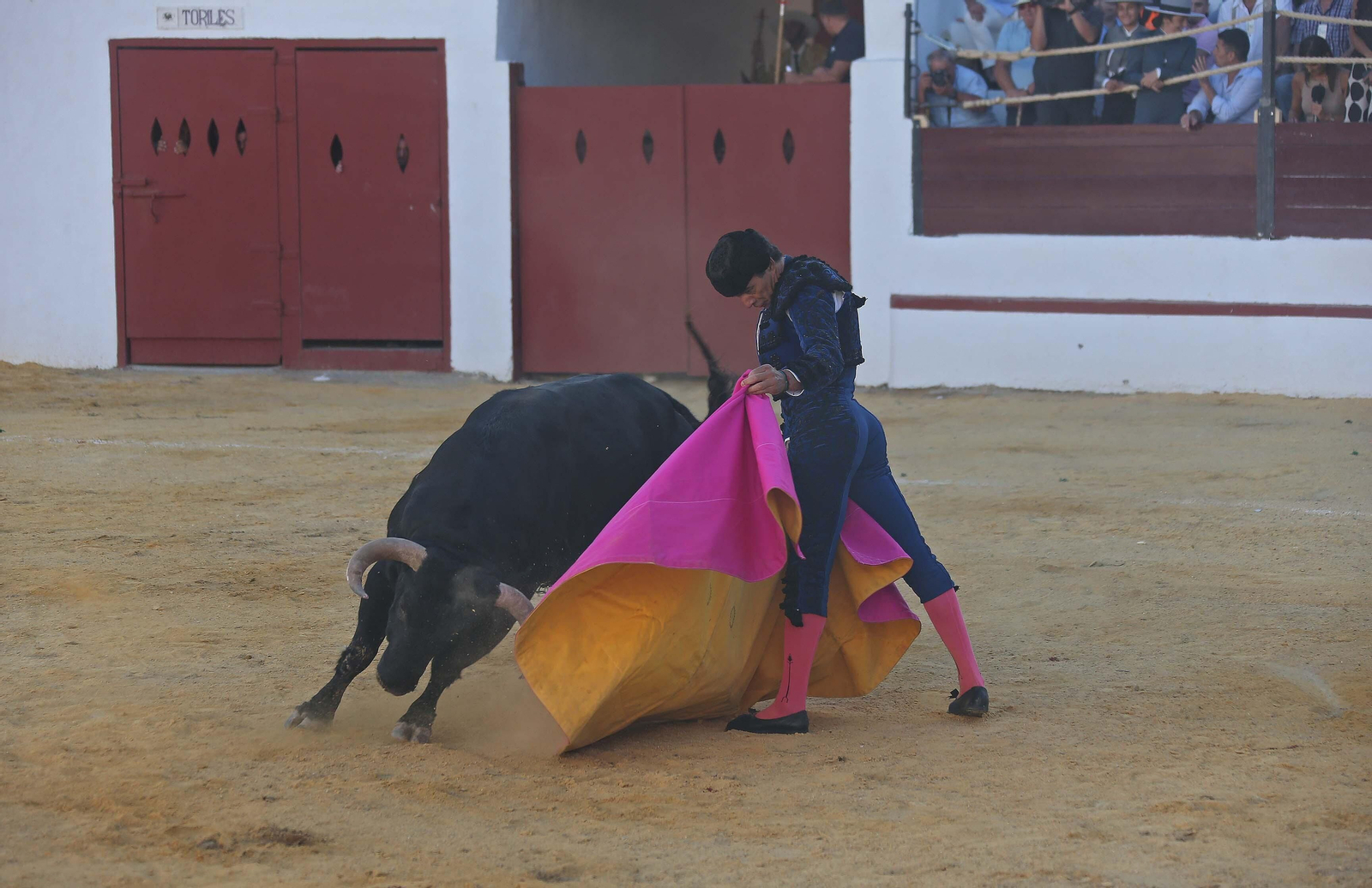 Fotos de la corrida de la reapertura de la plaza de toros de Tarifa: El Cid, Manuel Escribano y Manuel Ponce
