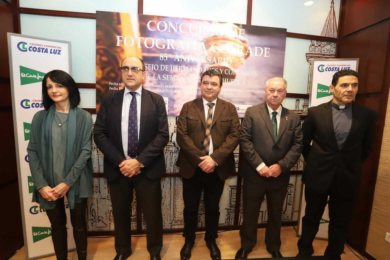 Presentación del concurso de fotografía cofrade en El Corte Inglés.