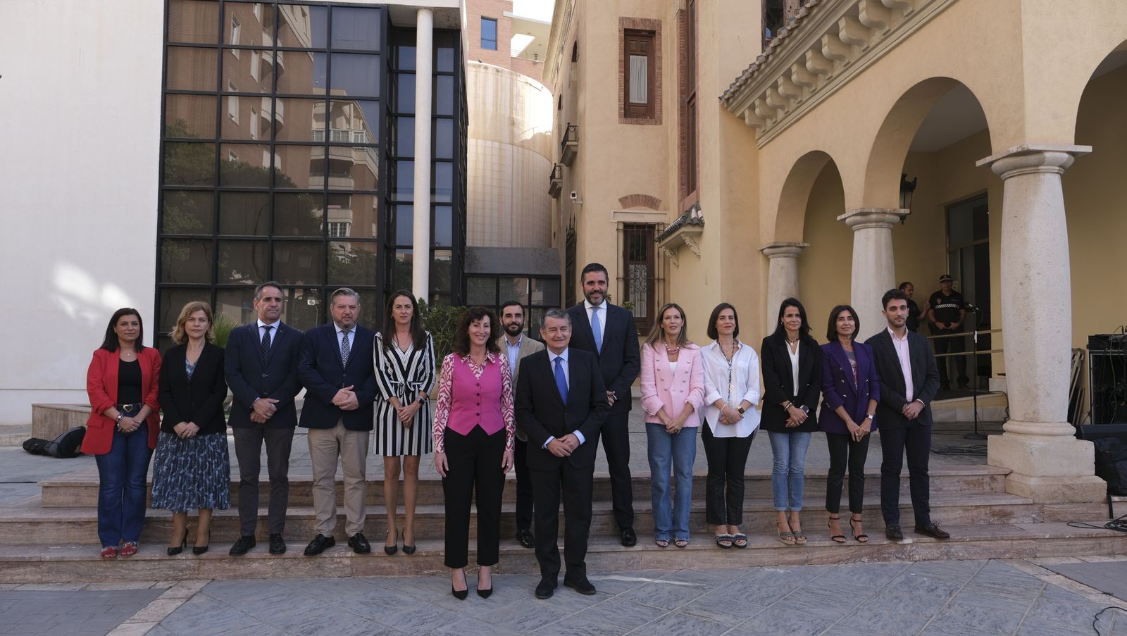 Imágenes de la visita del Consejero de Presidencia, Antonio Sanz, a la Alcaldía de Almería