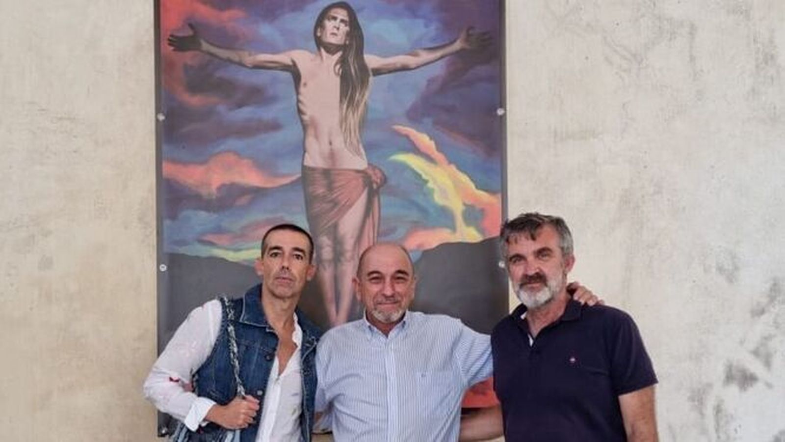 Ricardo Carrero (en el centro), junto al concejal David Calleja y al director del Museo Municipal, Miguel Ángel Caballero.