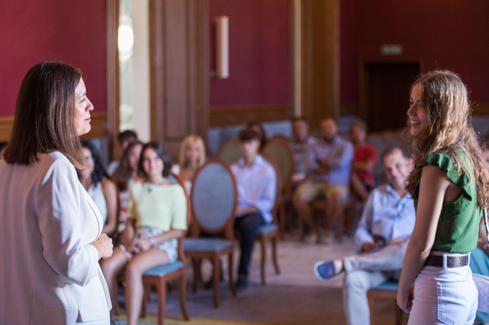 Recepción en el Ayuntamiento de San Fernando a los grupos de debate del Liceo