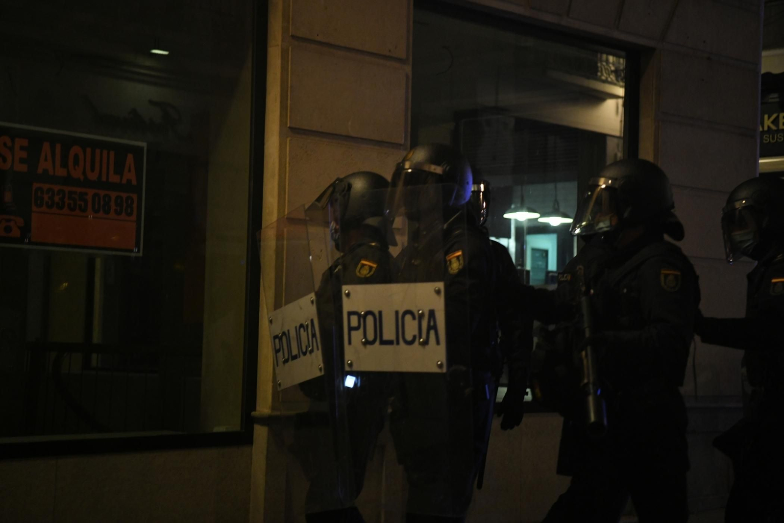 Fotos: Altercados y disturbios por la manifestación de Pablo Hasél en Granada