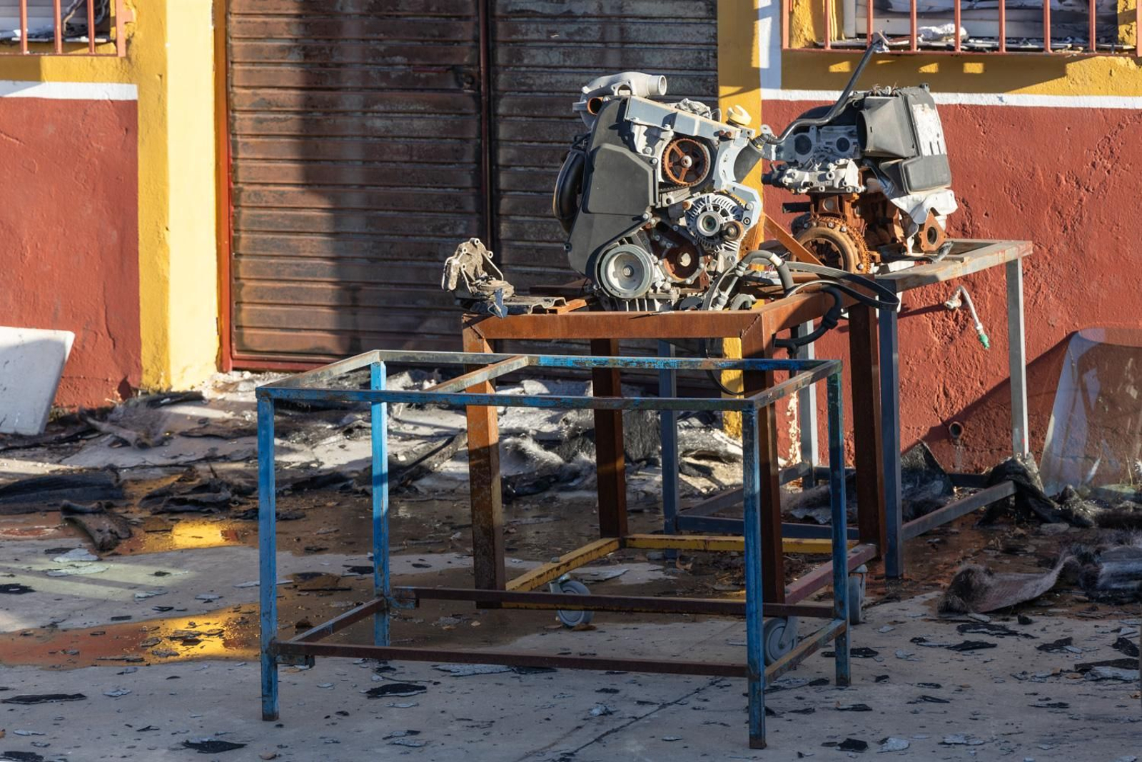 La SAFA  de Andújar arrasada por el fuego, en imágenes