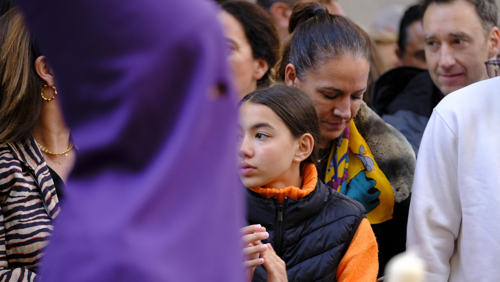 Pasión vuelve a su Iglesia de Santa Teresa azotada por la lluvia