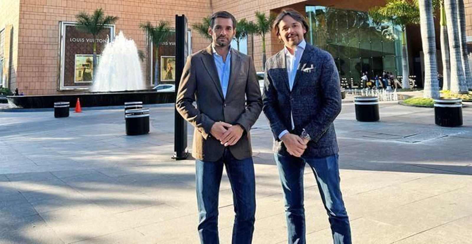 Carlos Galluzzo, brand manager de Silbon, junto a Ricardo López Sol, director de la división de hombre de PDH.