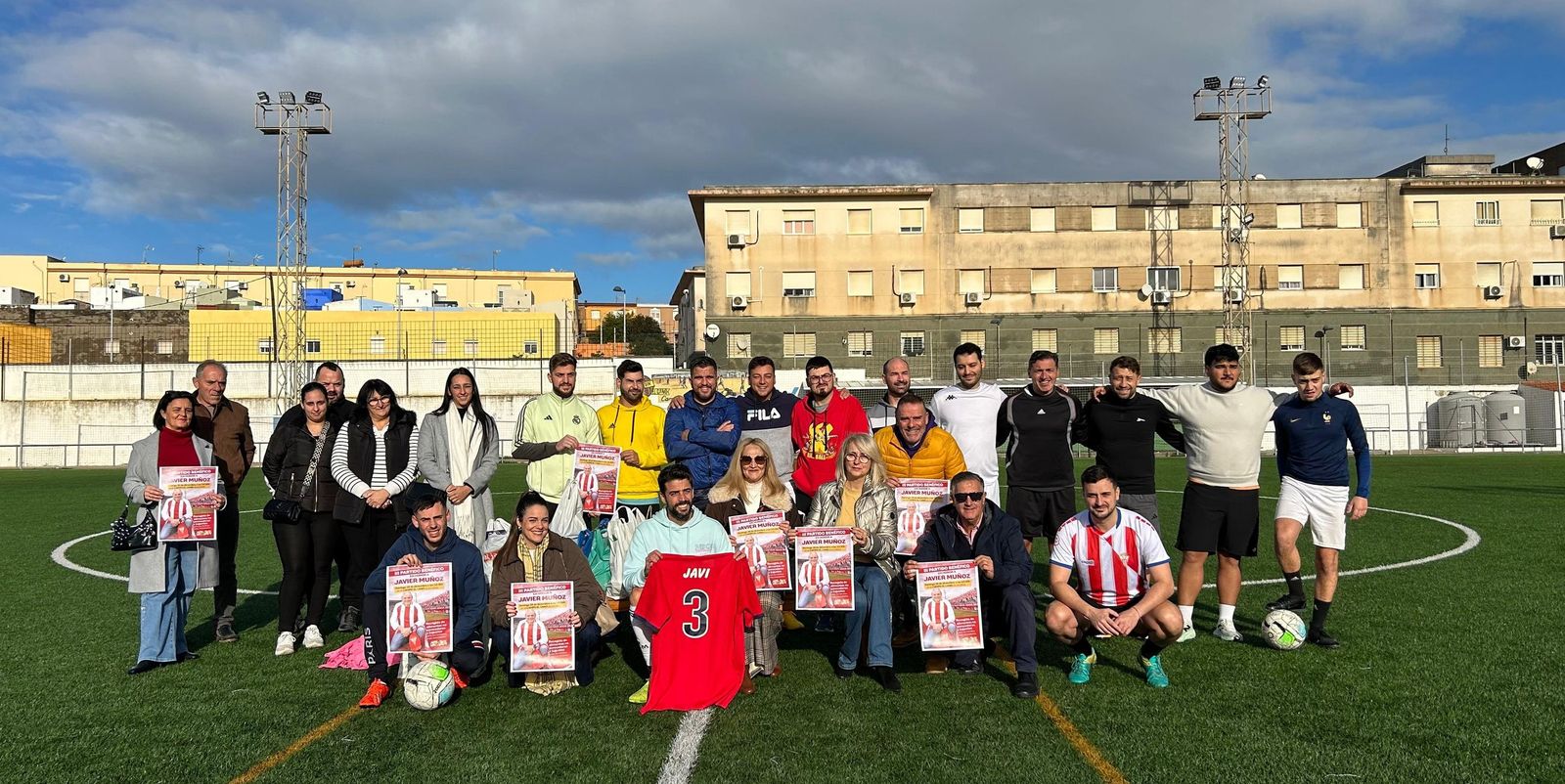 Participantes en el partido benéfico.