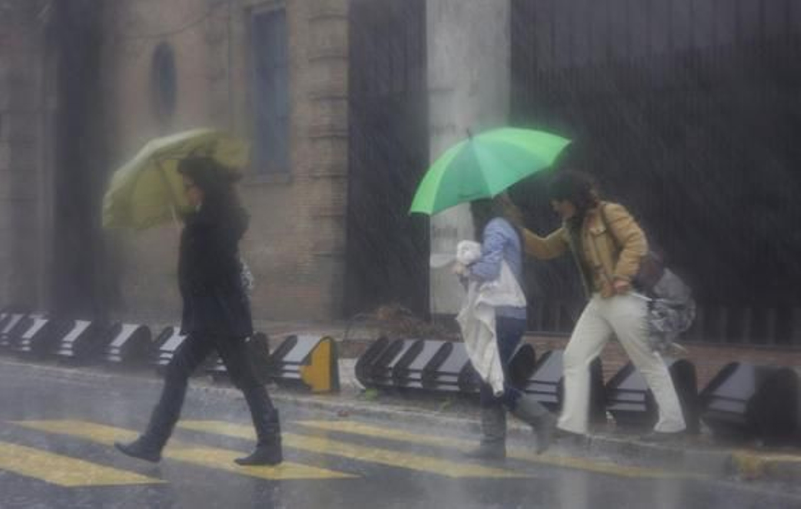 La alerta naranja de jornadas pasados ha dado paso a un situación sólo de riesgo donde las precipitaciones continuarán hasta la Nochevieja.

Foto: J.A. García / V. Hidalgo