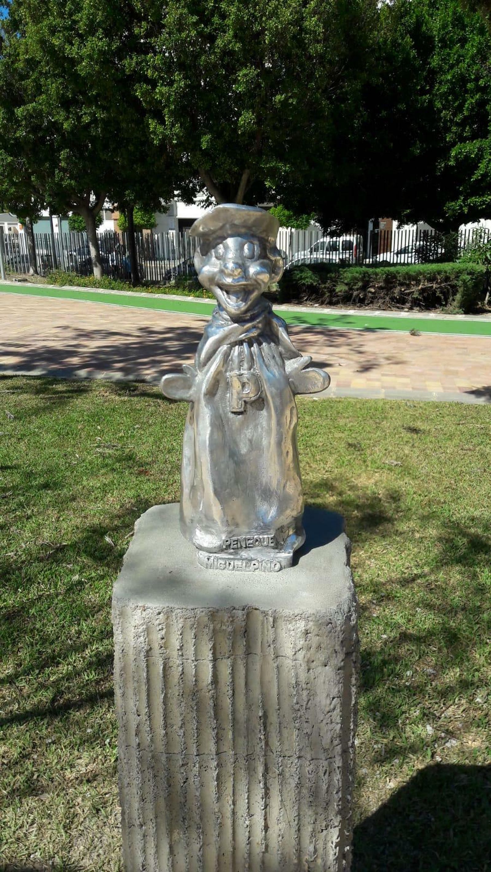 Escultura de Paneque en el Parque María Zambano la pasada semana.