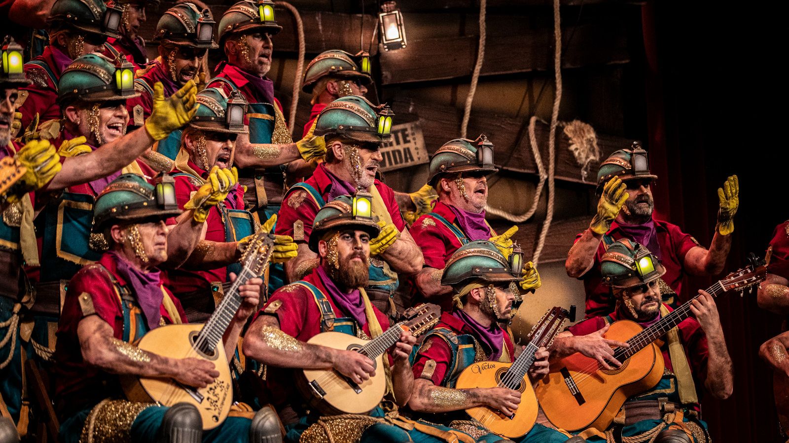 Búscate entre las mejores imágenes de la primera sesión de semifinales del COAC 2025